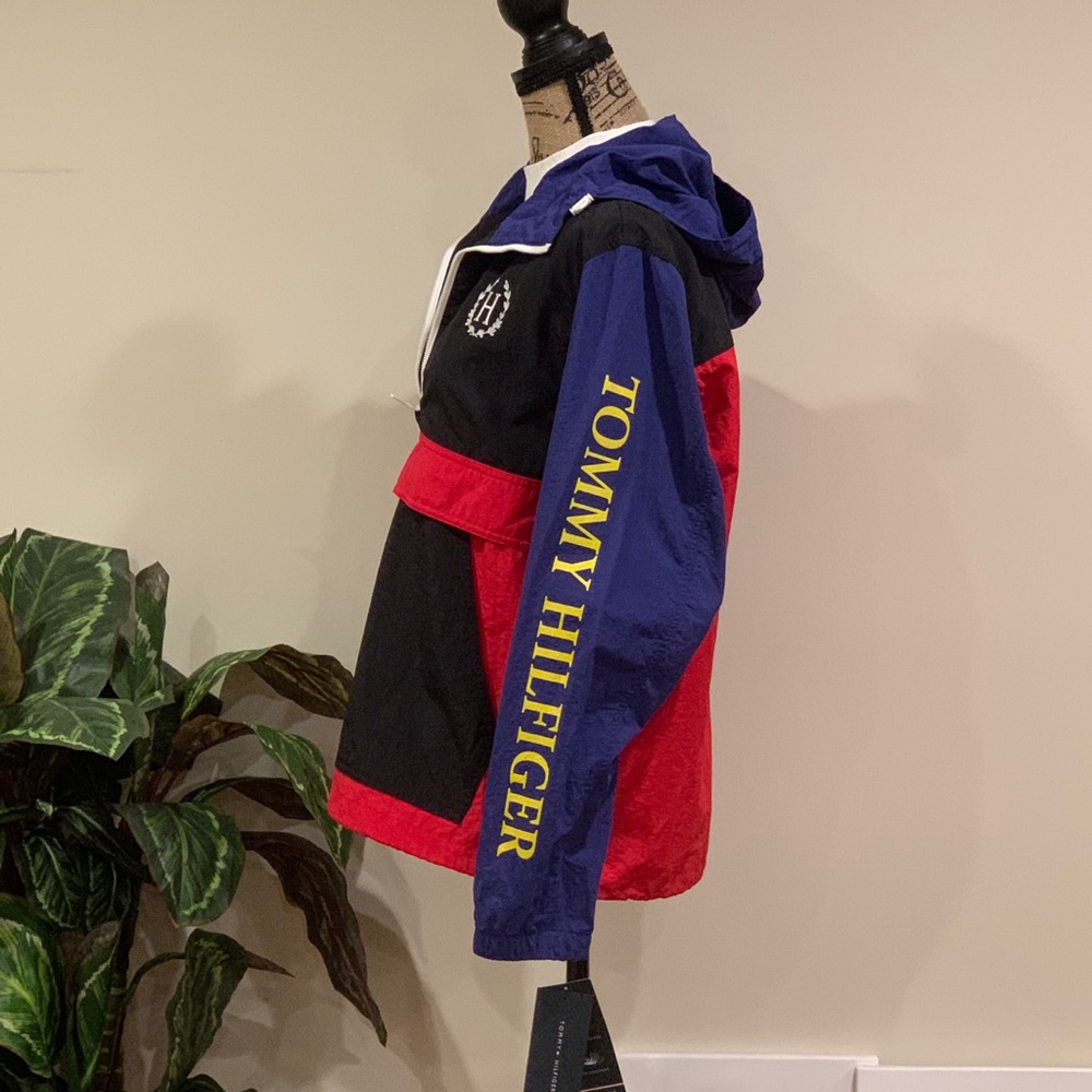 Tommy Hilfiger 1/4 Zip Windbreaker Hoodie - Picture 2 of 9
